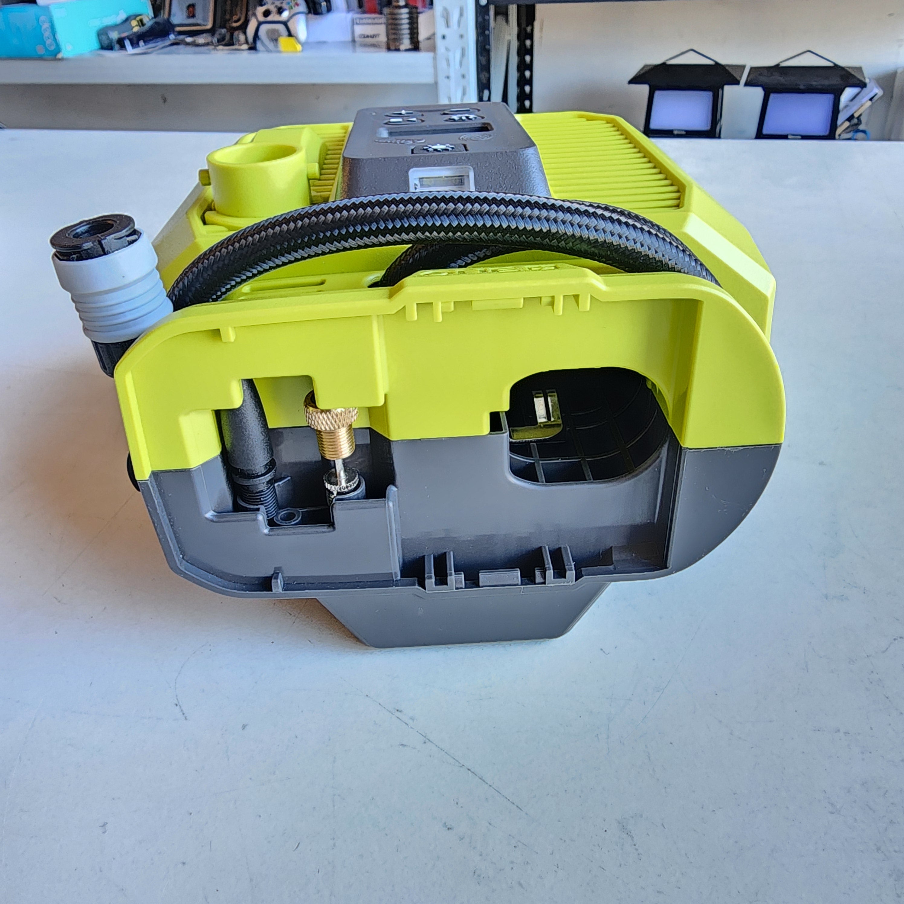 ONE+ 18V Cordless Dual Function Inflator/Deflator(Tool Only) (PCL031B) ONE+ 18V Cordless Dual Function Inflator/Deflator(Tool Only) (PCL031B)